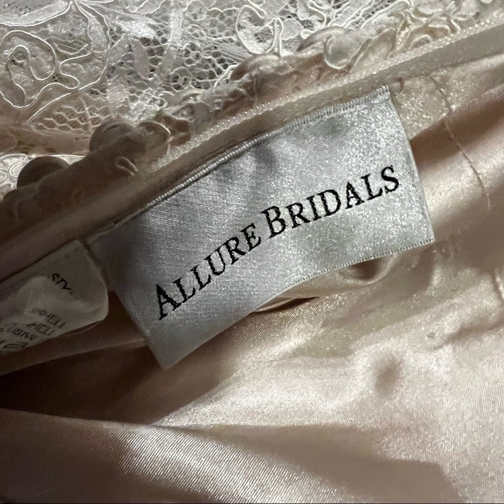 Allure bride bridal gown with lace and train inc,veil - Picture 12 of 12